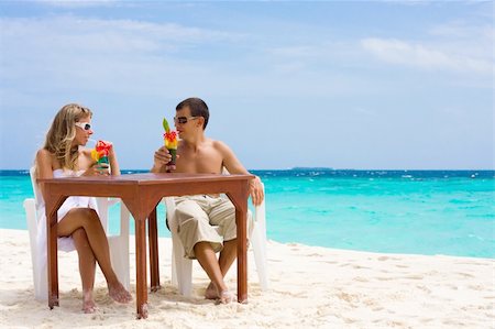 simsearch:628-00919176,k - honeymoon with cocktails on a tropical beach Stock Photo - Budget Royalty-Free & Subscription, Code: 400-04293025