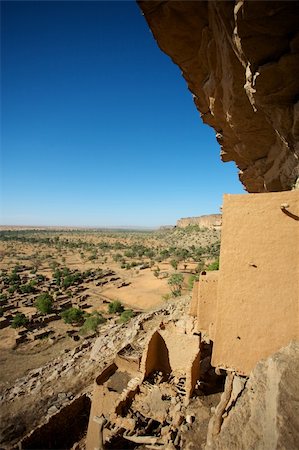 simsearch:400-06099430,k - The Bandiagara site is an outstanding landscape of cliffs and sandy plateaux with some beautiful Dogon architecture Stock Photo - Budget Royalty-Free & Subscription, Code: 400-04316624