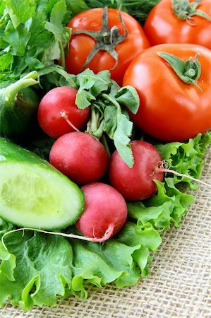 simsearch:400-06864386,k - Organic mix of fresh vegetables on the table Stock Photo - Budget Royalty-Free & Subscription, Code: 400-04311066