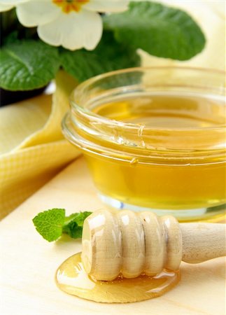 simsearch:400-05135233,k - fresh golden honey in jar  with a wooden spoon and flowers Foto de stock - Super Valor sin royalties y Suscripción, Código: 400-04323452