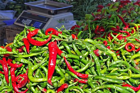 simsearch:628-02228100,k - Hot chilli peppers on a market stall Stock Photo - Budget Royalty-Free & Subscription, Code: 400-04323686