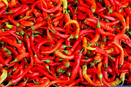 simsearch:628-02228100,k - Hot chilli peppers on a market stall Stock Photo - Budget Royalty-Free & Subscription, Code: 400-04323693