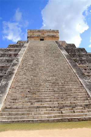 simsearch:700-00183783,k - Chichen Itza Mayan Kukulcan pyramid in Mexico Yucatan Stock Photo - Budget Royalty-Free & Subscription, Code: 400-04337033