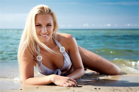 sandi model - Sexy blond girl posing on a beach Stock Photo - Budget Royalty-Free & Subscription, Code: 400-04355330