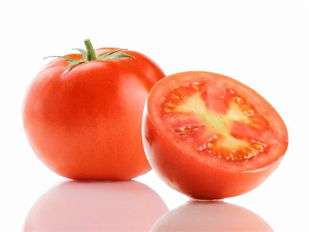 simsearch:400-04386768,k - A Fresh ripe red truss tomatoes isolated on white. Stock Photo - Budget Royalty-Free & Subscription, Code: 400-04365465