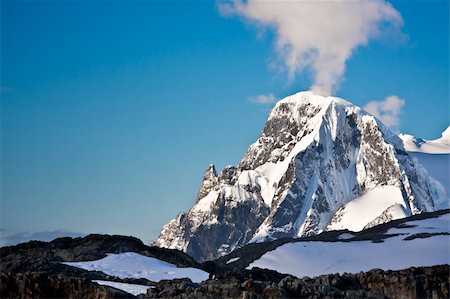 simsearch:400-05271801,k - Beautiful snow-capped mountains against the blue sky in Antarctica Stock Photo - Budget Royalty-Free & Subscription, Code: 400-04368180