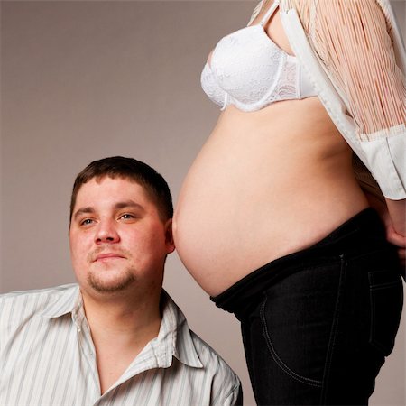 simsearch:400-04866555,k - man is trying to listen his baby inside of his pregnant wife Foto de stock - Super Valor sin royalties y Suscripción, Código: 400-04374318