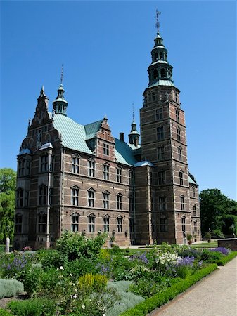 simsearch:400-05044143,k - Rosenborg castle in copenhagen, a famous tourist attaction Stock Photo - Budget Royalty-Free & Subscription, Code: 400-04376360