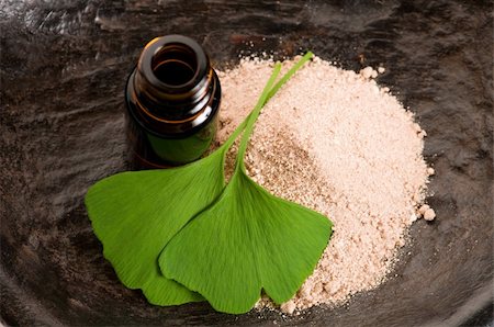 ginko biloba essential oil with fresh leaves - beauty treatment Stock Photo - Budget Royalty-Free & Subscription, Code: 400-04376626