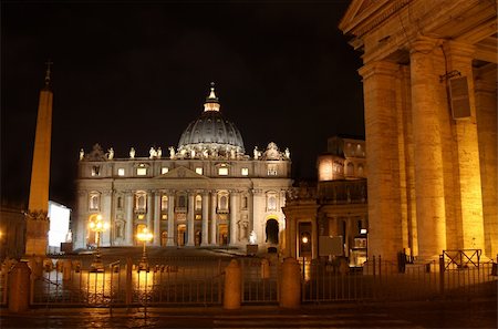 simsearch:400-05369313,k - details of night Basilica di San Pietro, Vatican City, Rome, Italy Stock Photo - Budget Royalty-Free & Subscription, Code: 400-04379238