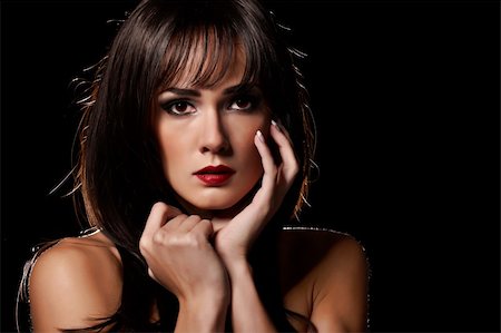 simsearch:400-04653285,k - Sensual brunette lady portrait on black background Photographie de stock - Aubaine LD & Abonnement, Code: 400-04372652