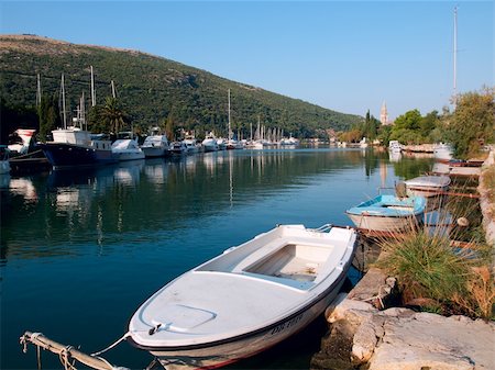 simsearch:400-05896461,k - Boats on Ombla river ( Rieka Dubrovnik) near Rozat town in Croatia Stock Photo - Budget Royalty-Free & Subscription, Code: 400-04386016