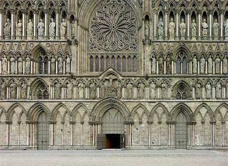 simsearch:400-04015133,k - Facade of Nidaros Cathedral in Trondheim, Norway Stock Photo - Budget Royalty-Free & Subscription, Code: 400-04389689