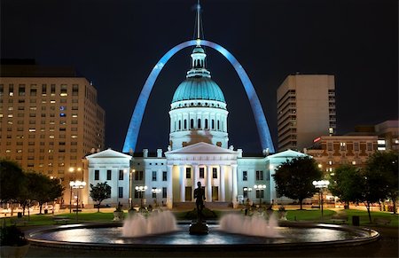 St. Louis downtown with Old Courthouse at night. Stock Photo - Budget Royalty-Free & Subscription, Code: 400-04383340