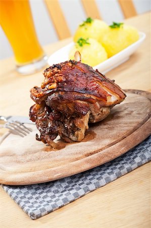 simsearch:400-04684204,k - detail of a bavarian roasted pork dish Photographie de stock - Aubaine LD & Abonnement, Code: 400-04396518