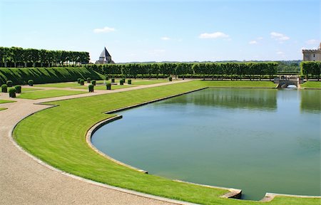 stream in garden - Villandry, France Stock Photo - Budget Royalty-Free & Subscription, Code: 400-04390090