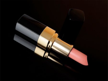 simsearch:400-05708035,k - Luxury pink lipstick on black background. make-up Stock Photo - Budget Royalty-Free & Subscription, Code: 400-04390913