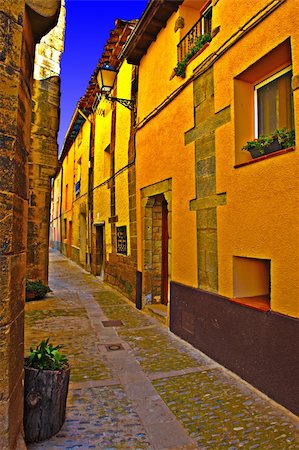 simsearch:400-04375112,k - Siesta In The Typical Medieval Spanish City Stock Photo - Budget Royalty-Free & Subscription, Code: 400-04393117