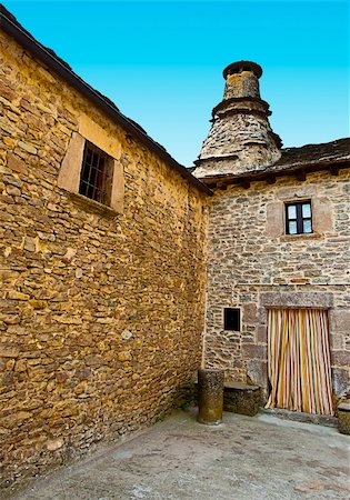 simsearch:400-04375112,k - The Courtyard of a Typical Spanish Medieval House Stock Photo - Budget Royalty-Free & Subscription, Code: 400-04393149