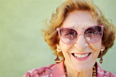 simsearch:400-06142278,k - portrait of happy senior caucasian woman looking at camera and smiling. Horizontal shape, copy space Stock Photo - Budget Royalty-Free & Subscription, Code: 400-04404906