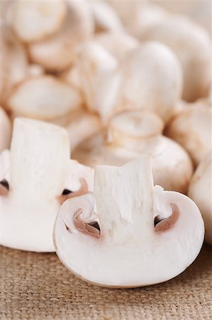 simsearch:400-04766599,k - Fresh mushrooms champignon on burlap Stock Photo - Budget Royalty-Free & Subscription, Code: 400-04406686