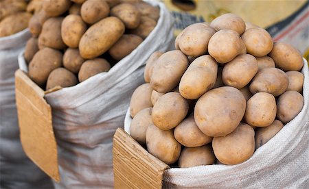 simsearch:400-05370250,k - Sack of potatoes for sale on market place Stock Photo - Budget Royalty-Free & Subscription, Code: 400-04408171