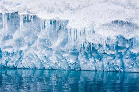 simsearch:400-05271801,k - Reflection of the Antarctic Glacier with icicles Stock Photo - Budget Royalty-Free & Subscription, Code: 400-04400241