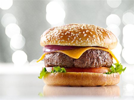 simsearch:400-06090558,k - cheeseburger Stock Photo - Budget Royalty-Free & Subscription, Code: 400-04414186