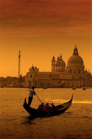 simsearch:400-08093706,k - Gondolier at the dusk in Venice, Italy Stock Photo - Budget Royalty-Free & Subscription, Code: 400-04416150