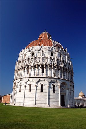 simsearch:400-05672489,k - The San Giovanni baptistry in Pisa, Italy, blue sky background Stock Photo - Budget Royalty-Free & Subscription, Code: 400-04410617