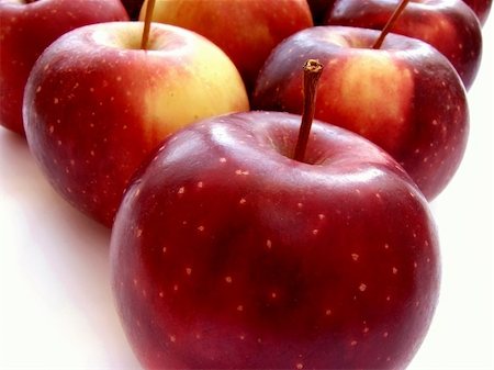 simsearch:400-07096505,k - close-up photo of the apples at the light background Stock Photo - Budget Royalty-Free & Subscription, Code: 400-04428952