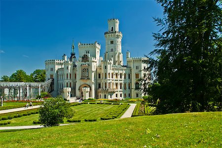simsearch:400-07681663,k - big castle on summery day Stock Photo - Budget Royalty-Free & Subscription, Code: 400-04423761
