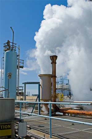 simsearch:400-04027574,k - The complex systems of an oil refinery and its operations Stock Photo - Budget Royalty-Free & Subscription, Code: 400-04439685
