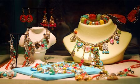 Fashion jewelry displayed in a jewelry store window Stock Photo - Budget Royalty-Free & Subscription, Code: 400-04455764