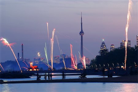 simsearch:400-04882938,k - Fireworks display in Toronto view from the Beaches Stock Photo - Budget Royalty-Free & Subscription, Code: 400-04455780