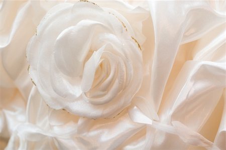 simsearch:400-04313375,k - decoration for wedding day - rose made of silk Photographie de stock - Aubaine LD & Abonnement, Code: 400-04459583