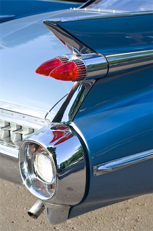 simsearch:600-01716651,k - Back of Vintage Car Stock Photo - Budget Royalty-Free & Subscription, Code: 400-04450978