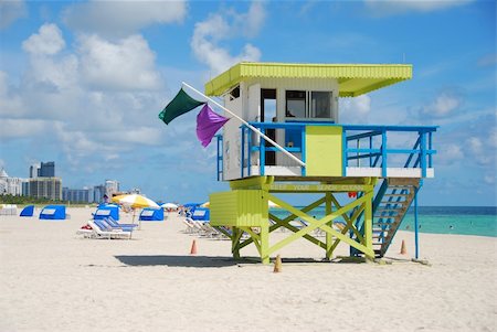 simsearch:625-00903103,k - Multicolored lifeguard station on South Florida beach Stock Photo - Budget Royalty-Free & Subscription, Code: 400-04462139