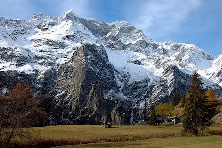 simsearch:400-04909150,k - Mountain village during fall season; west Alps, Italy Stock Photo - Budget Royalty-Free & Subscription, Code: 400-04475932