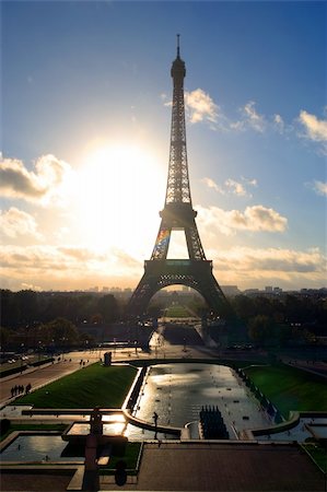 simsearch:400-04974897,k - The Eiffel Tower in Paris, France in the morning as the sun rises. Stock Photo - Budget Royalty-Free & Subscription, Code: 400-04477026