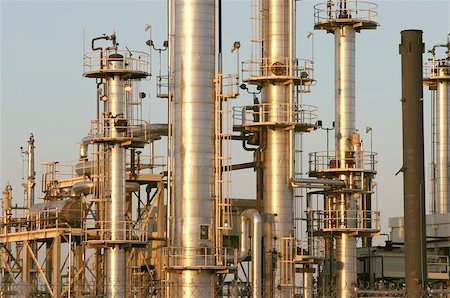 simsearch:400-05908531,k - The towers and piples of an oil refinery. Stock Photo - Budget Royalty-Free & Subscription, Code: 400-04472085