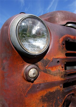 Car light on rusty old truck Stock Photo - Budget Royalty-Free & Subscription, Code: 400-04473826