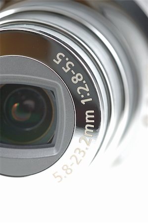 simsearch:400-04294580,k - Close up of a compact digital camera lens Stock Photo - Budget Royalty-Free & Subscription, Code: 400-04489185