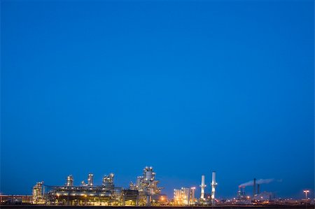 simsearch:400-05908531,k - Refinery at night in the Port of Rotterdam, Europoort, Holland Stock Photo - Budget Royalty-Free & Subscription, Code: 400-04482983