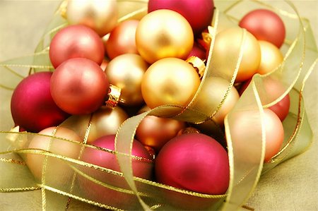 simsearch:400-04499144,k - Christmas ornaments on paper surrounded by ribbon Stock Photo - Budget Royalty-Free & Subscription, Code: 400-04499142