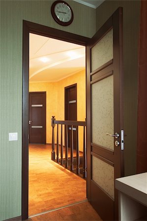 simsearch:700-06038236,k - Glass door in a corridor to modern hotel Stock Photo - Budget Royalty-Free & Subscription, Code: 400-04490721
