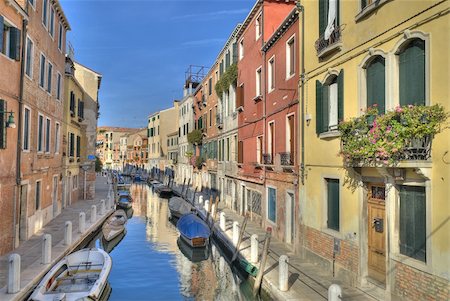 simsearch:400-04564562,k - Typical canal in Venice with beautifully colored houses Stock Photo - Budget Royalty-Free & Subscription, Code: 400-04491560