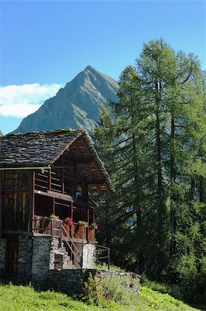 simsearch:400-04909150,k - Tipical rural mountain wooden house "Walser", Italy-Swiss border. Stock Photo - Budget Royalty-Free & Subscription, Code: 400-04501818
