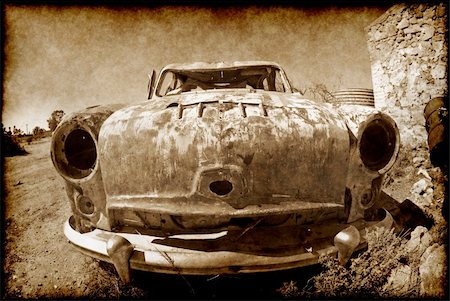 an old car rusts away in the hot australian desert Stock Photo - Budget Royalty-Free & Subscription, Code: 400-04537145