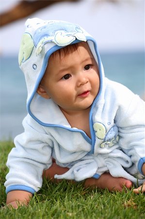 simsearch:400-04594888,k - beautiful baby boy playing on the grass Stock Photo - Budget Royalty-Free & Subscription, Code: 400-04539731